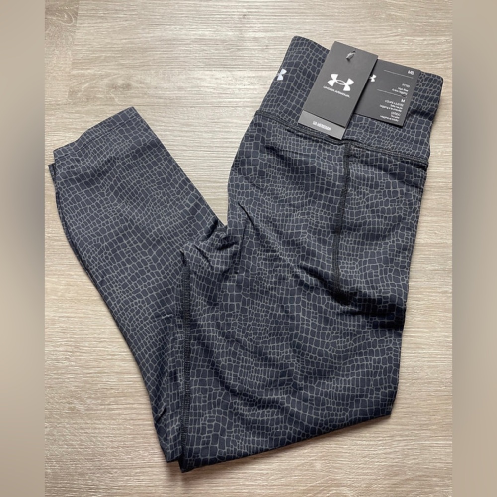 UA Women’s High Rise Ankle Legging
